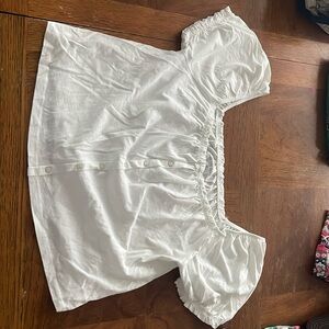 American Eagle
Juniors Medium 
New without tags  
Crop top